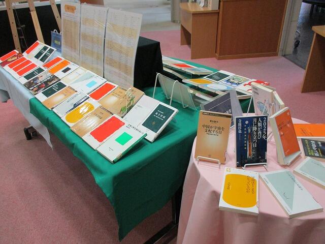 s-IMG_2628(広くて深い新書の世界2).jpg